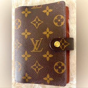 Louis Vuitton Agenda Monogram PM with pink leather zippered add $20 pink insert